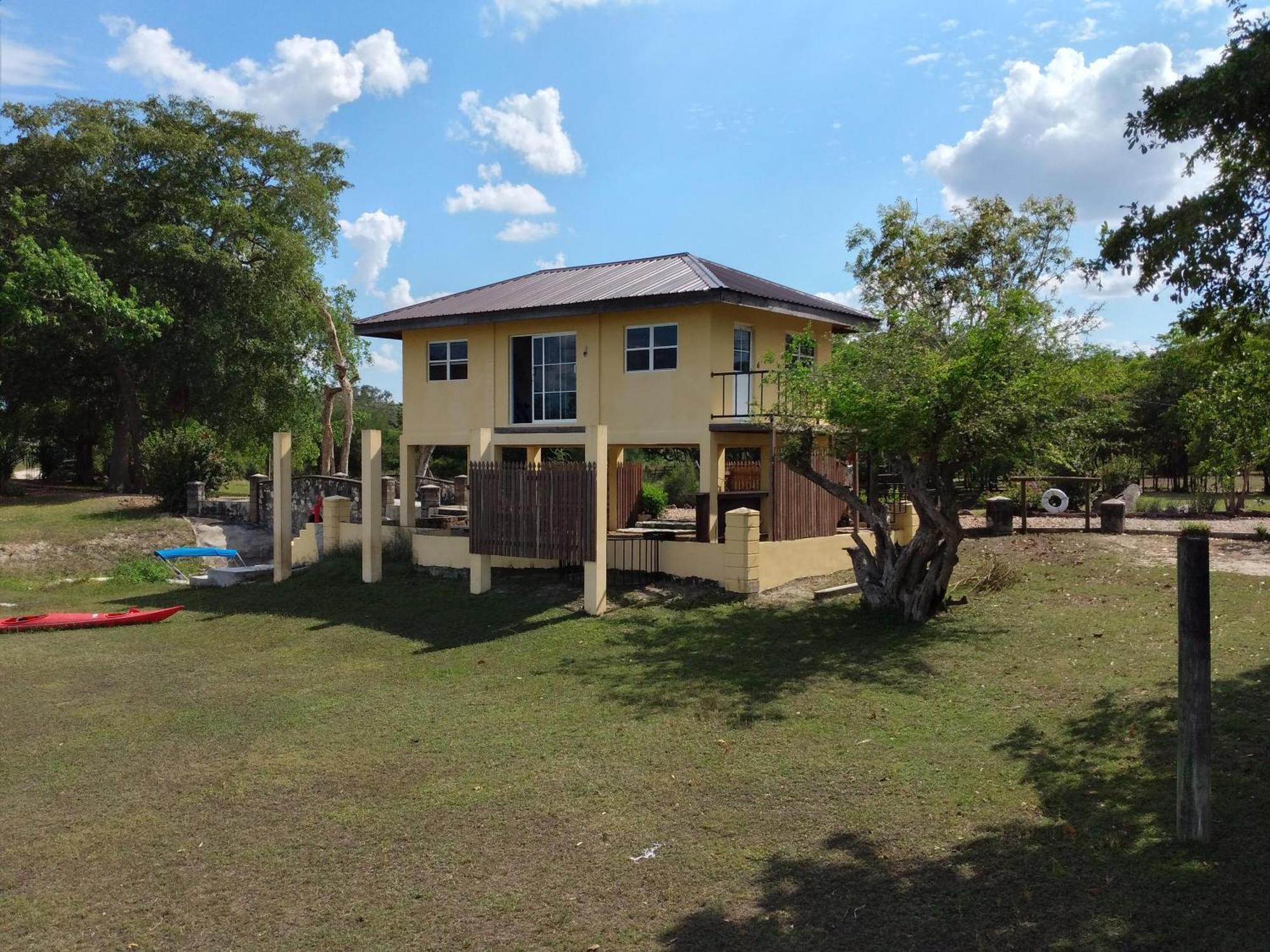 Crooкed Tree Lodge Belize Crooked Tree Dış mekan fotoğraf